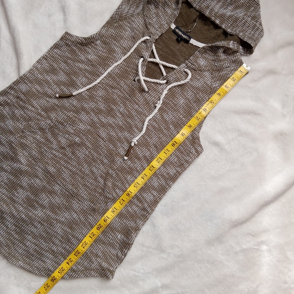 4 for $10 Inspired Hearts Green & White Sleeveless Knit Lace Front Hooded Top L - Picture 5 of 8